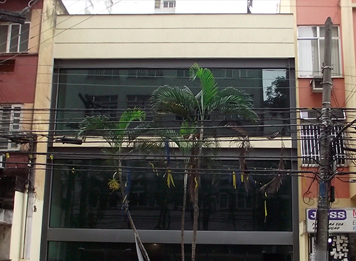 Edificação comercial situada à Rua Nilo Peçanha - Niterói - RJ